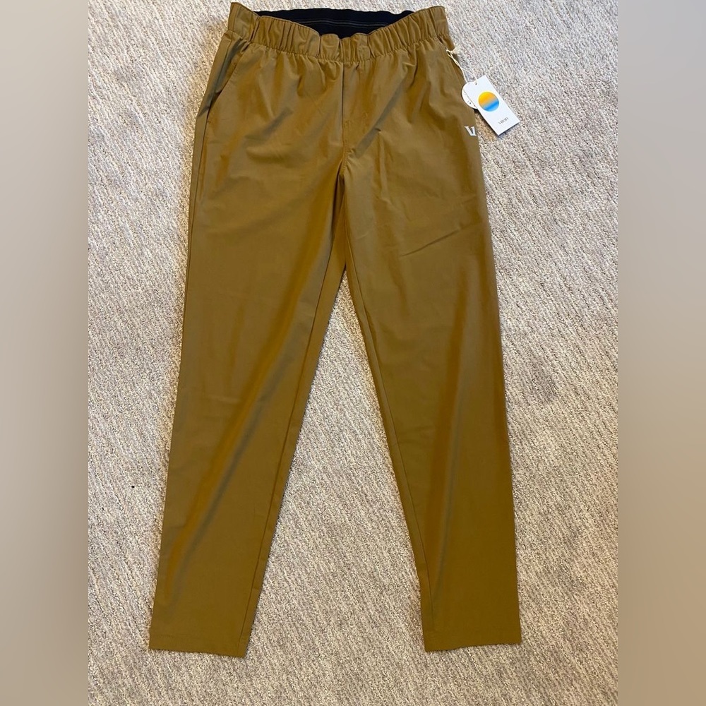 Vuori Mens Fleet Pant Caramel, size medium